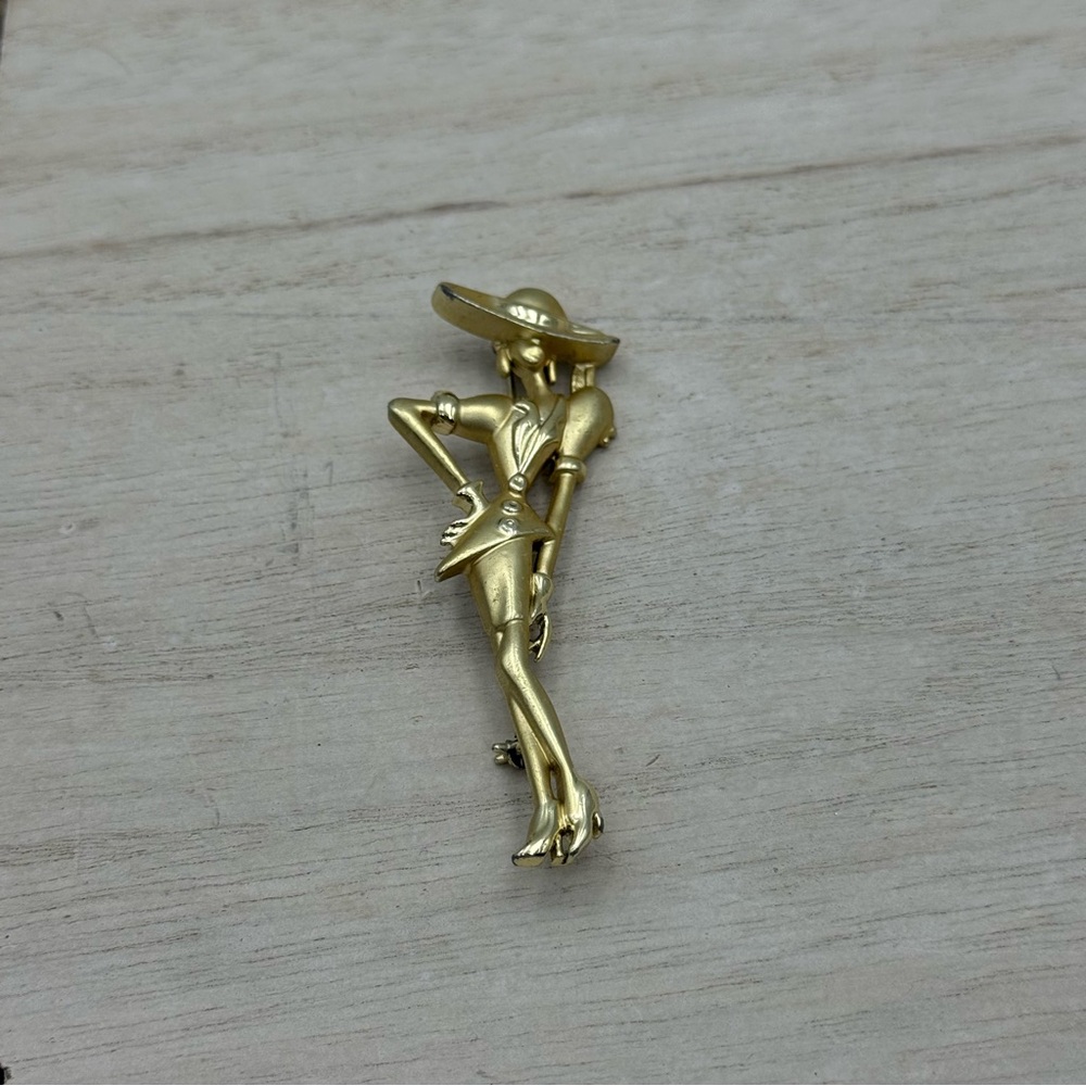 Vintage Gold Tone Lady Posing In A Hat Couture Brooch
